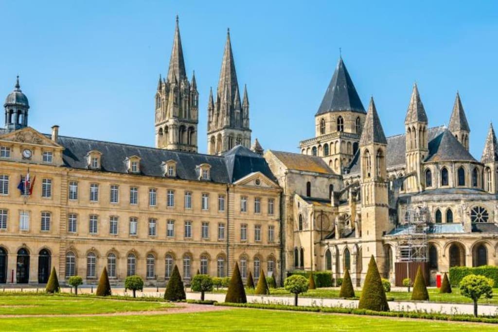 Appart 90M2 Lumineux, Centre, Vue Eglise Penchee Caen Exterior foto